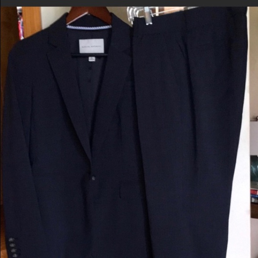 BNWT - Banana Republic Martin Fit pant suit...NAVY